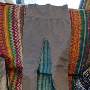 👄3/$25 Size M L Gray Leggings